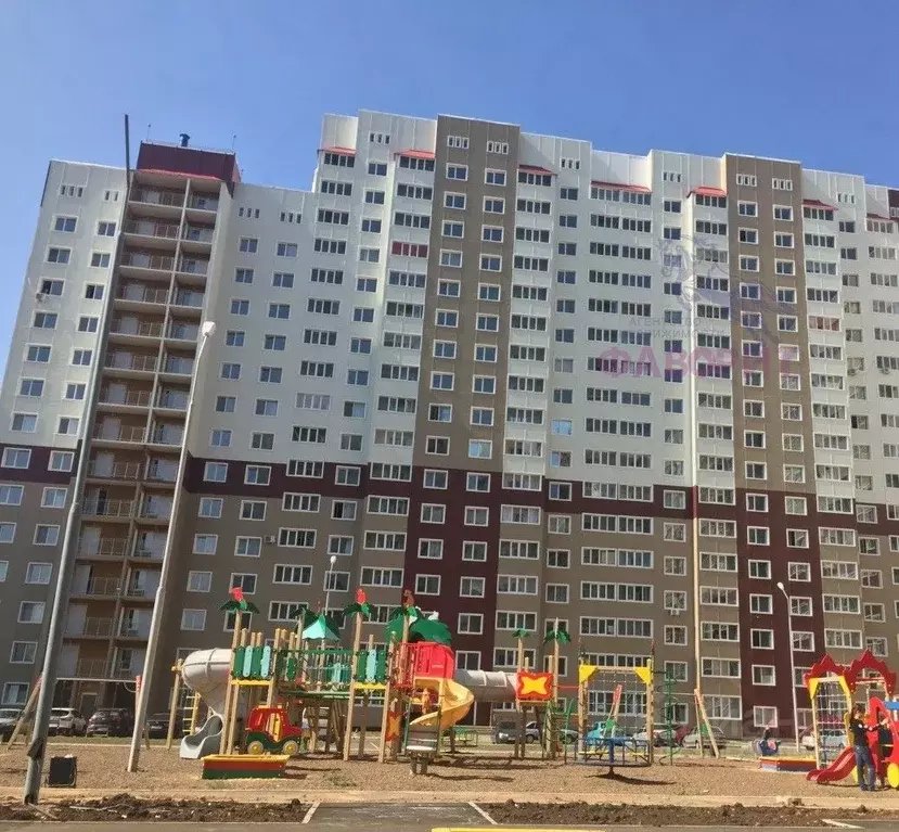 2-к кв. Оренбургская область, Оренбург ул. Фронтовиков, 10/4 (58.43 м) - Фото 1