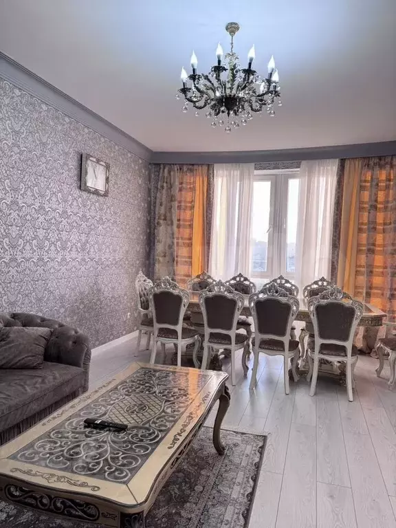 2-к. квартира, 85 м, 4/10 эт. - Фото 1