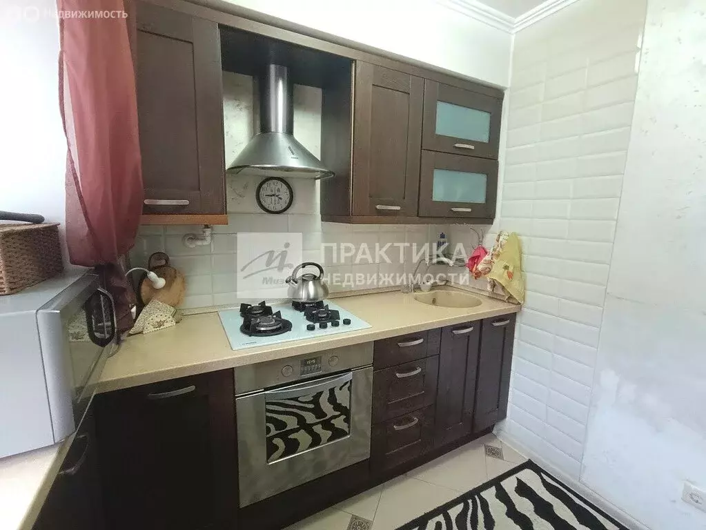 3-комнатная квартира: посёлок городского типа Обухово, улица Карьер, 2 ... - Фото 1