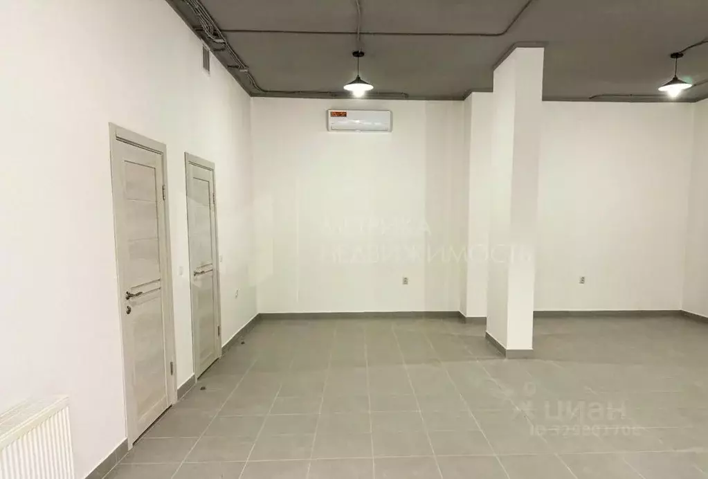 Помещение свободного назначения в Тюменская область, Тюмень Причальная ... - Фото 1