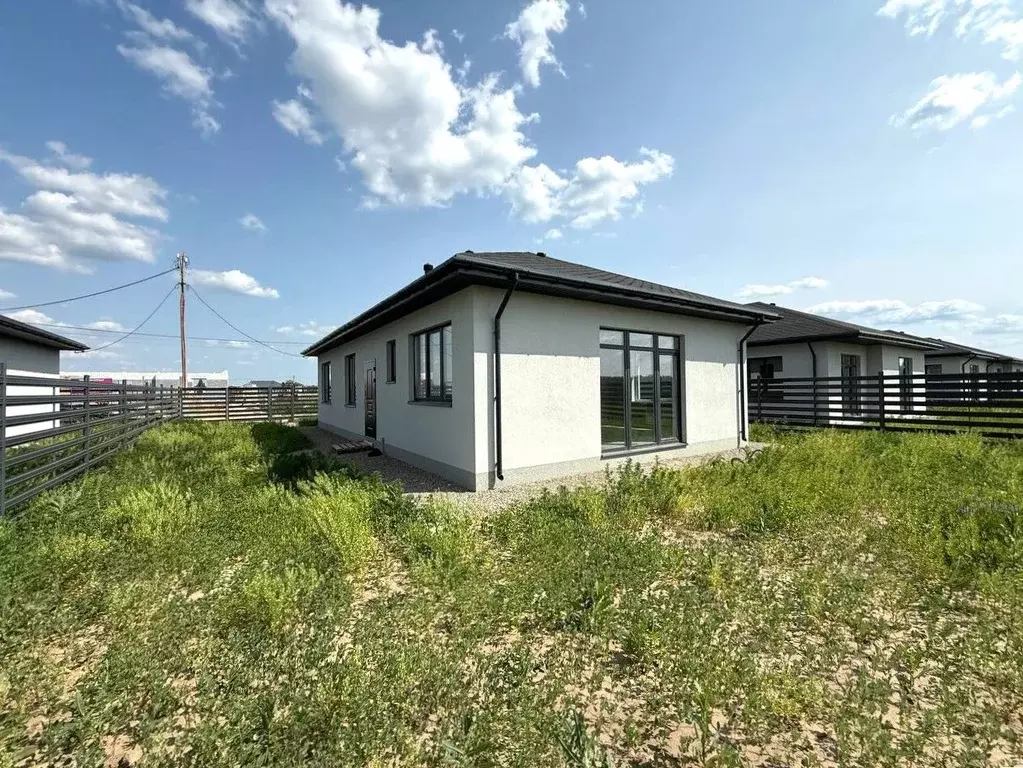 Дом в Тюменская область, Тюменский район, с. Успенка  (100 м) - Фото 1