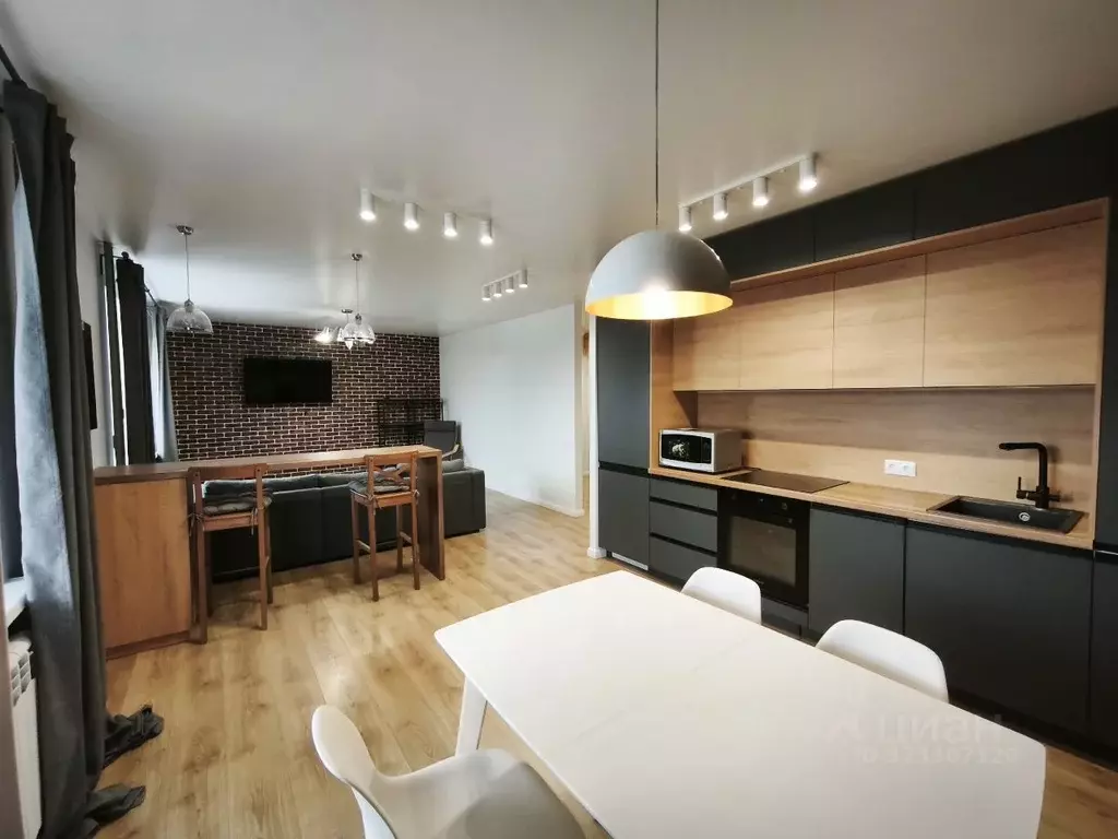 2-к кв. Псковская область, Псков Инженерная ул., 110 (70.0 м) - Фото 1