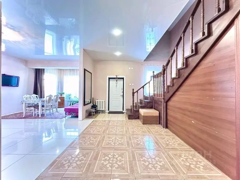 Дом в Иркутская область, Иркутский муниципальный округ, с. Хомутово ... - Фото 1