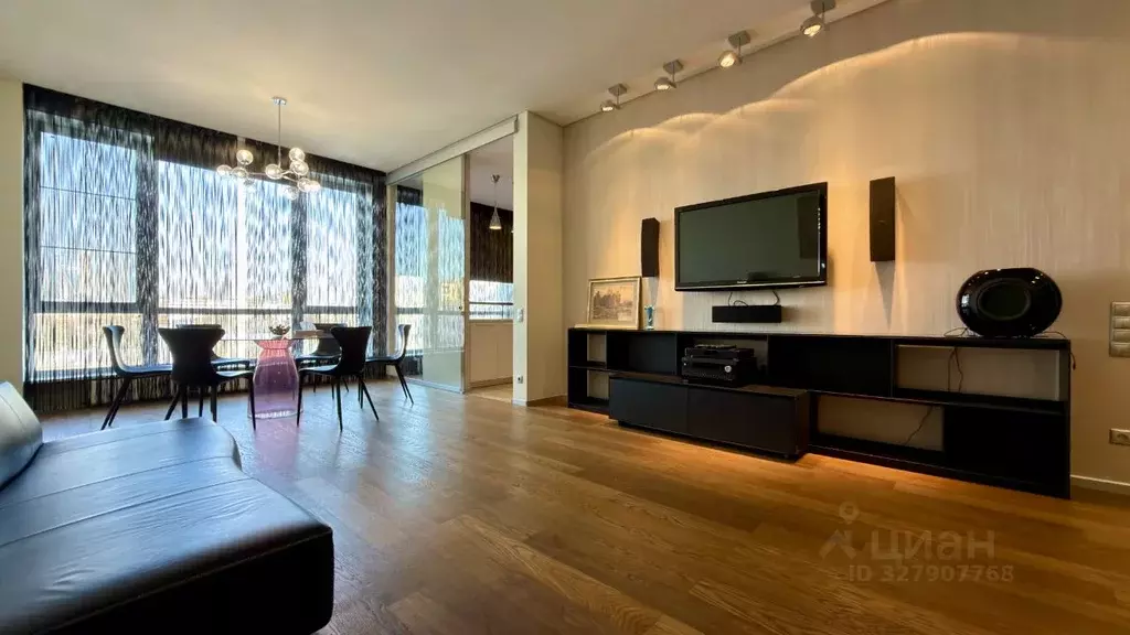 3-к кв. Москва ул. Усачева, 2С3 (140.0 м) - Фото 1