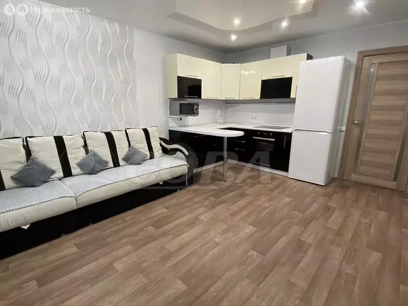1-комнатная квартира: Тюмень, улица Газовиков, 63 (37.8 м) - Фото 1
