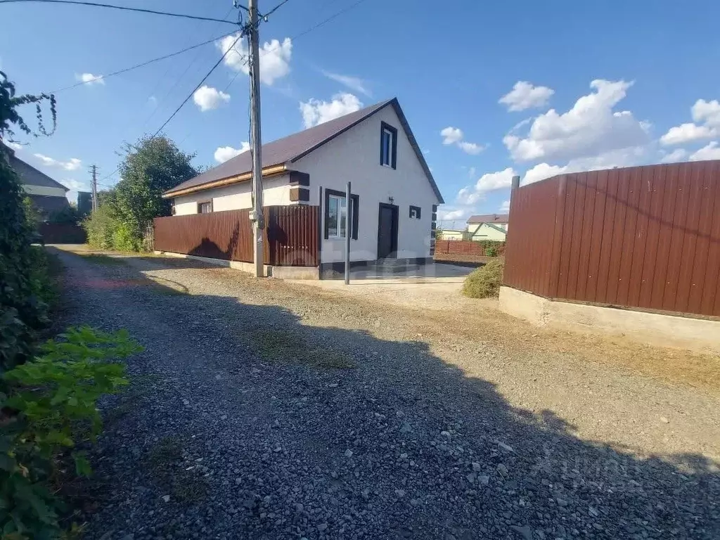 Дом в Оренбургская область, Оренбургский район, Нежинский сельсовет, ... - Фото 1