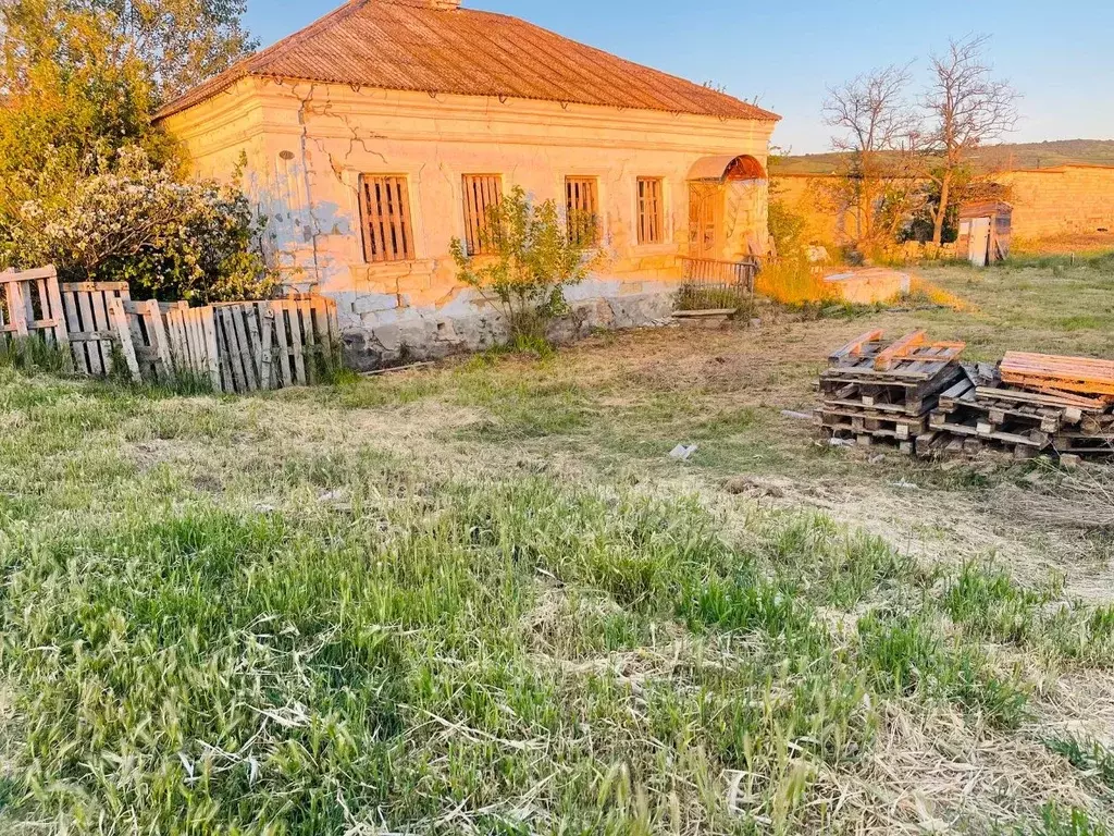 Дом в Крым, Ленинский район, Глазовское с/пос, с. Юркино ул. Кирова, ... - Фото 2
