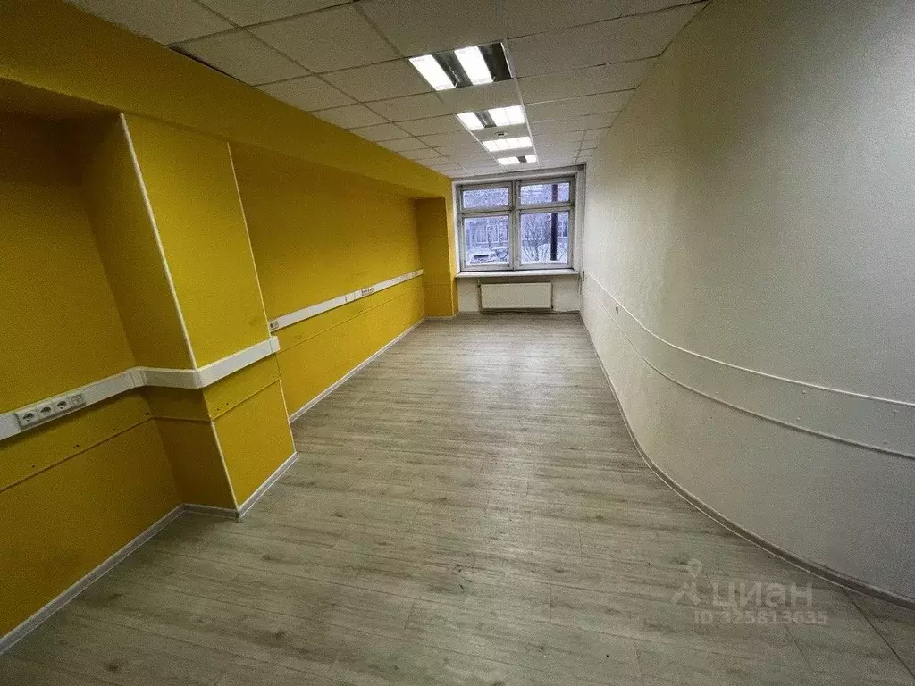 Офис в Коми, Сыктывкар Интернациональная ул., 152 (29 м) - Фото 1