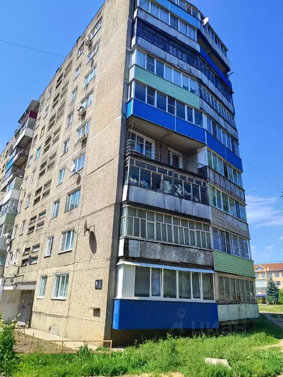 3-к кв. Смоленская область, Вязьма проезд 25 Октября, 2 (50.0 м) - Фото 0