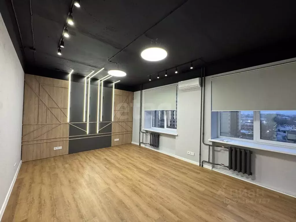 Офис в Тюменская область, Тюмень Одесская ул., 9 (24 м) - Фото 1