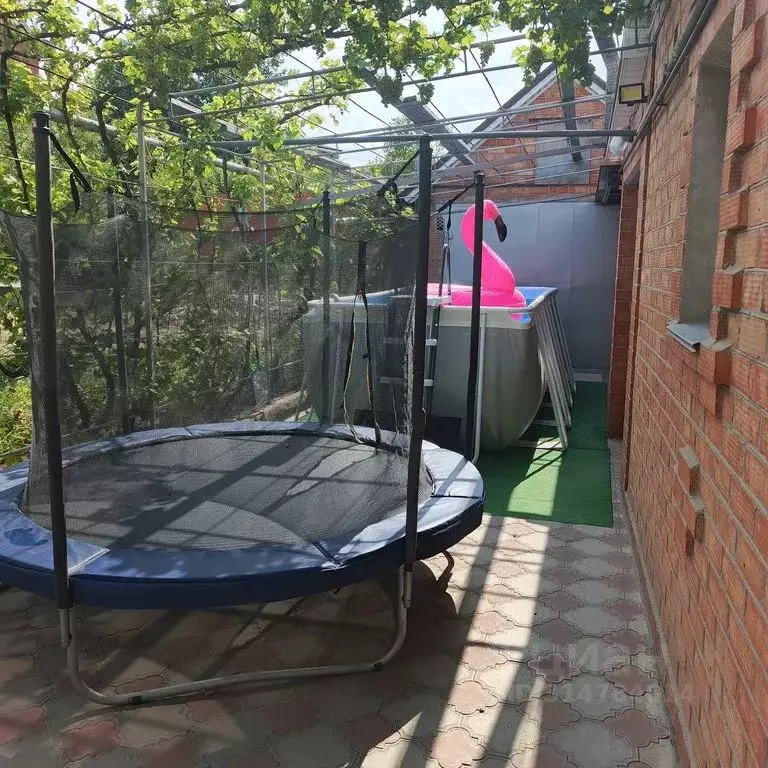 Дом в Краснодарский край, Ейск ул. Короленко, 2 (80 м) - Фото 2