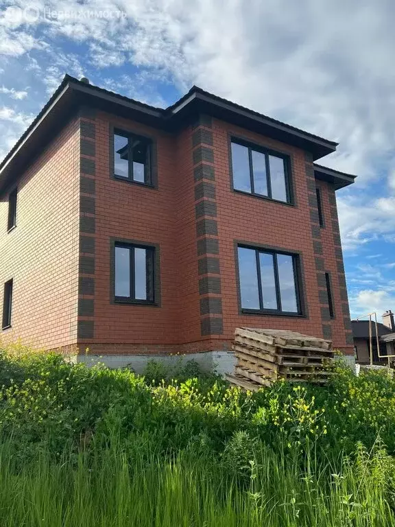 Дом в Бессоновский район, село Ухтинка, 3-й Янтарный проезд (120 м) - Фото 1