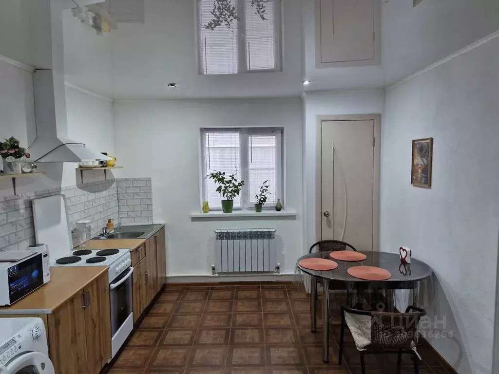 2-к кв. Астраханская область, Астрахань ш. Началовское, 30 (50.0 м) - Фото 0