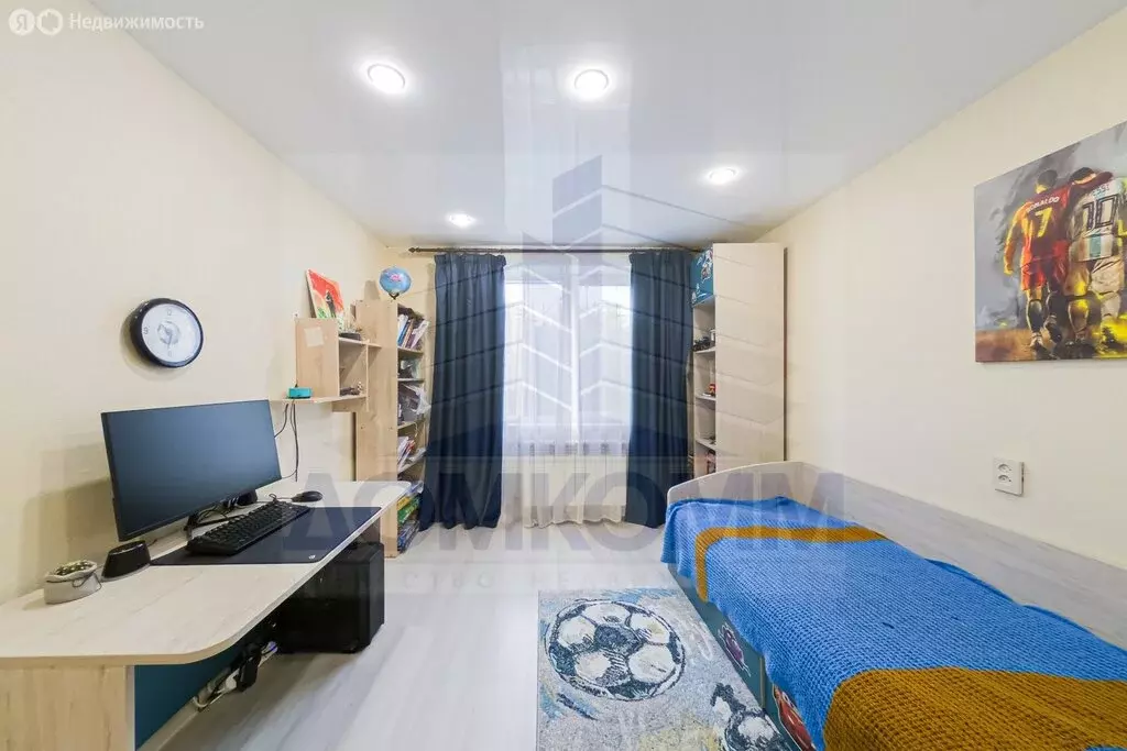 3-комнатная квартира: Екатеринбург, улица Черепанова, 18 (64 м) - Фото 0