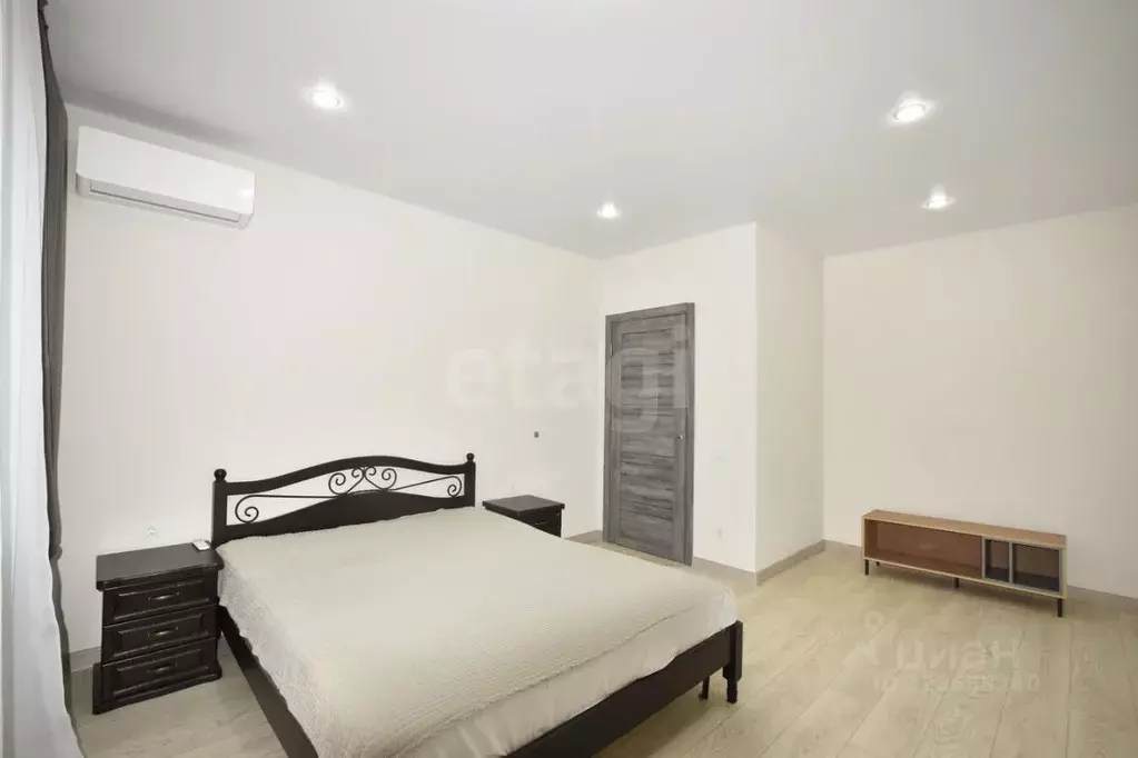 2-к кв. Оренбургская область, Оренбург ул. Фронтовиков, 10/4 (58.6 м) - Фото 1