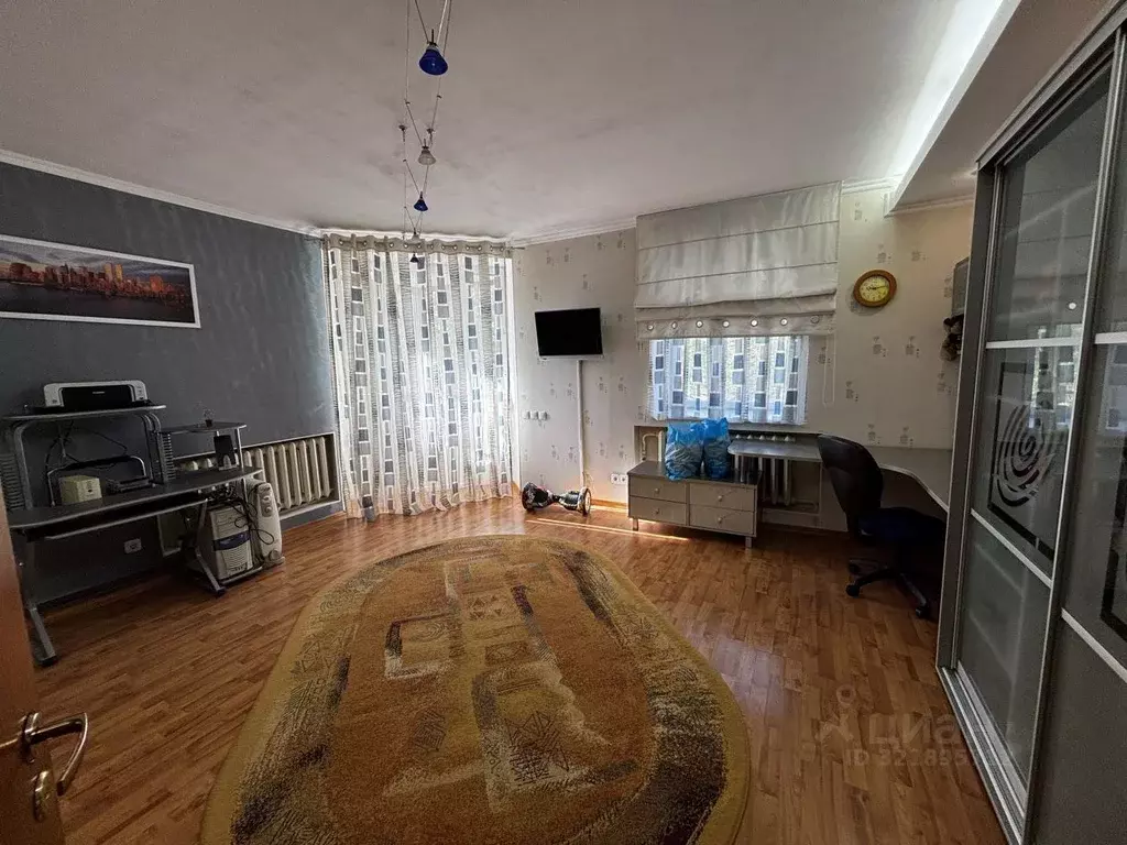 4-к кв. Коми, Сыктывкар Интернациональная ул., 98 (181.7 м) - Фото 1