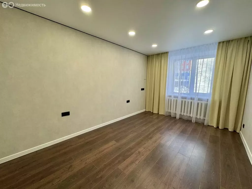 3-комнатная квартира: Киров, улица Воровского, 72Б (71.4 м) - Фото 1