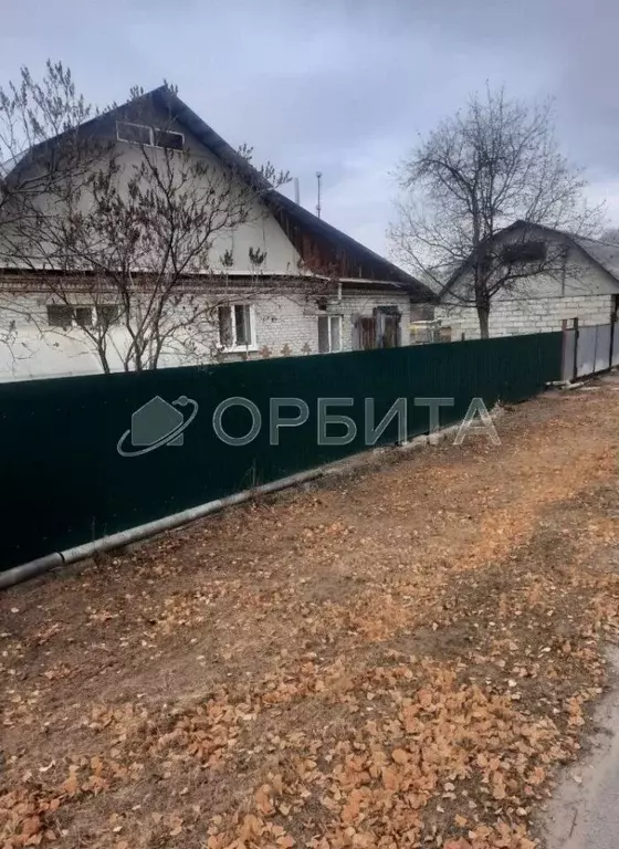 Дом в Тюменская область, Ялуторовский муниципальный округ, с. Карабаш ... - Фото 1
