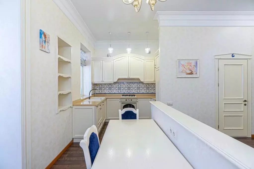 3-к кв. Севастополь ул. Большая Морская, 31 (68.7 м) - Фото 1