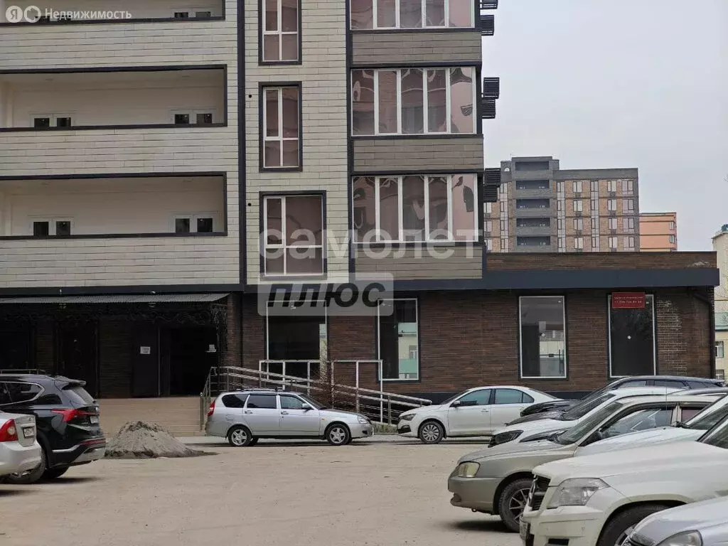 2-комнатная квартира: Грозный, улица Е.М. Батаевой, 9 (80 м) - Фото 1