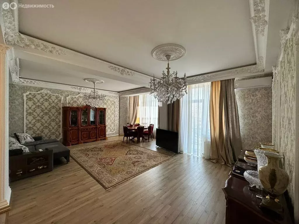 5-комнатная квартира: Махачкала, Кадарская улица, 14 (300 м) - Фото 1