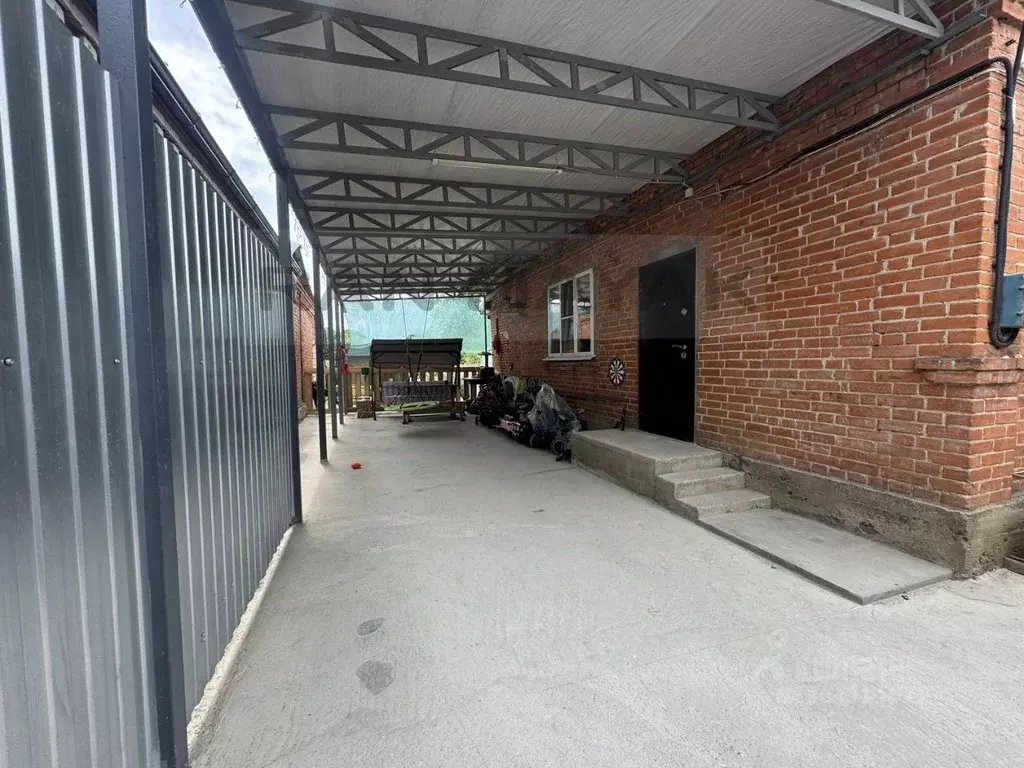 Дом в Адыгея, Майкопский район, Краснооктябрьское с/пос, пос. ... - Фото 2