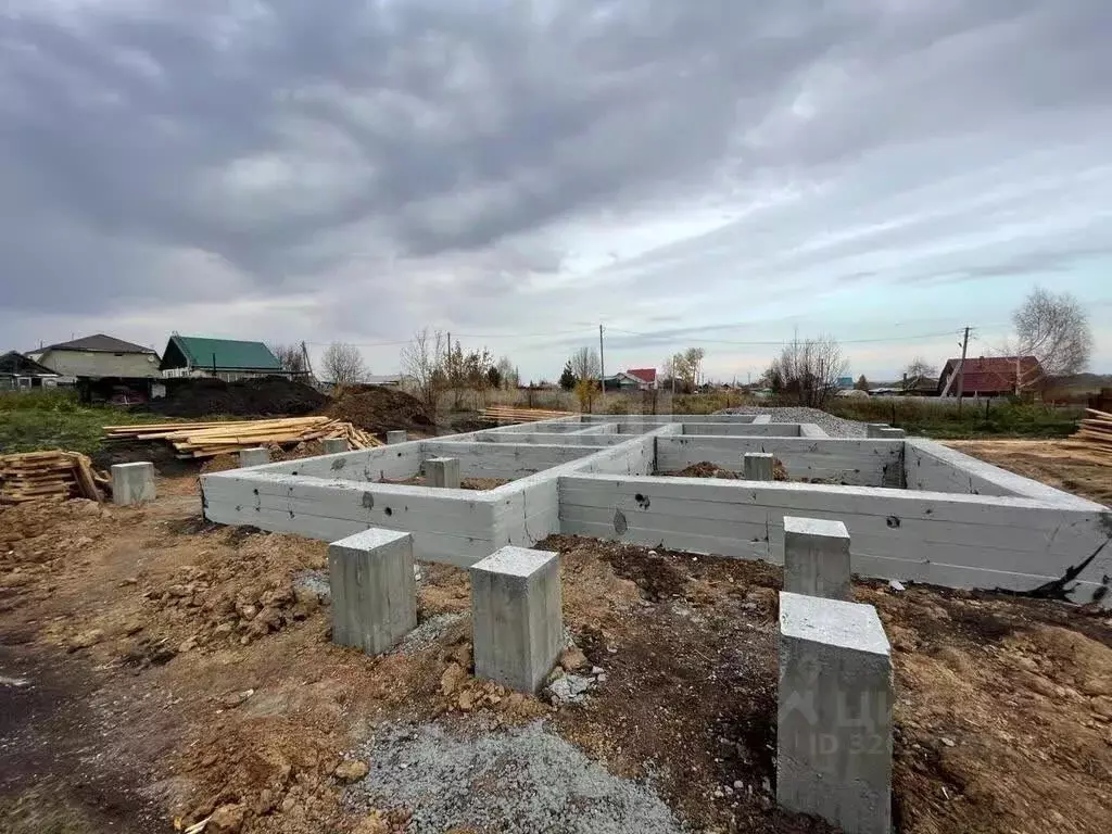 Участок в Липецкая область, Усманский муниципальный округ, с. ... - Фото 1