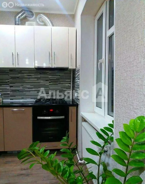 3-комнатная квартира: Усть-Лабинск, Воронежская улица, 4А (63 м) - Фото 1