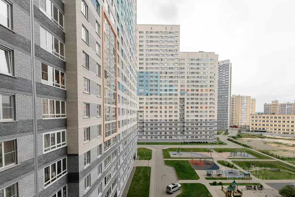 2-к кв. Свердловская область, Екатеринбург ул. Дорожная, 18 (64.2 м) - Фото 0