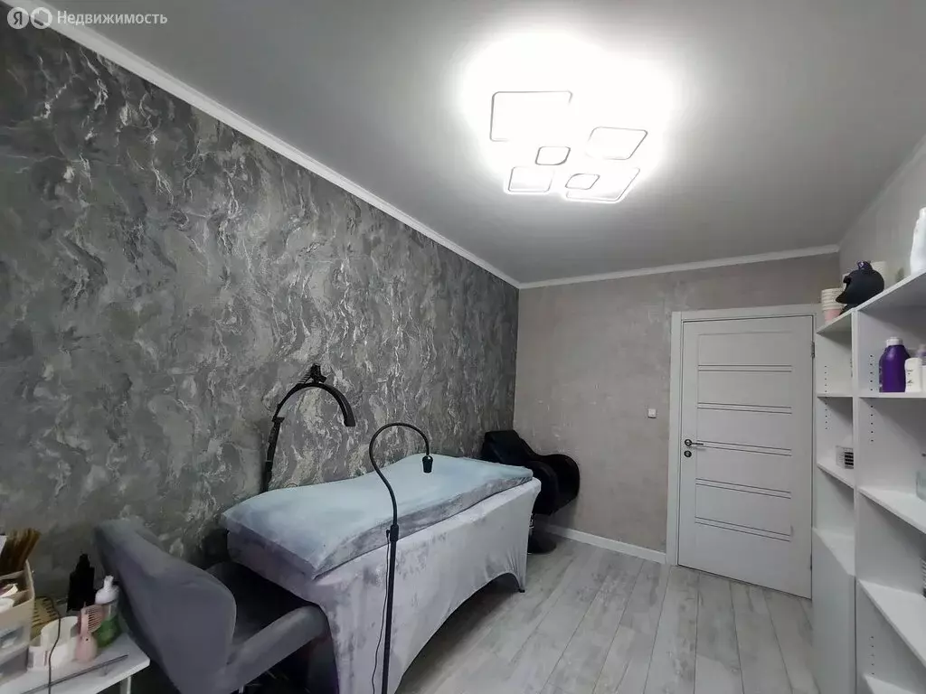 3-комнатная квартира: Псков, исторический район Запсковье, улица Олега ... - Фото 2