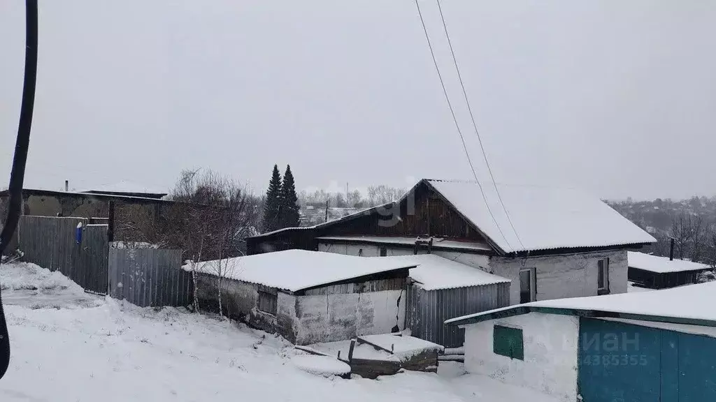 Дом в Алтайский край, Бийск городской округ, пос. Нагорный пер. ... - Фото 1