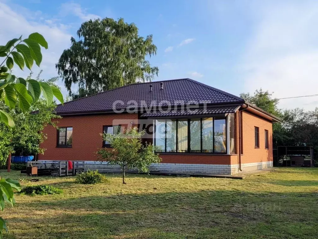 Дом в Липецкая область, Грязинский муниципальный округ, с. Казинка ул. ... - Фото 1