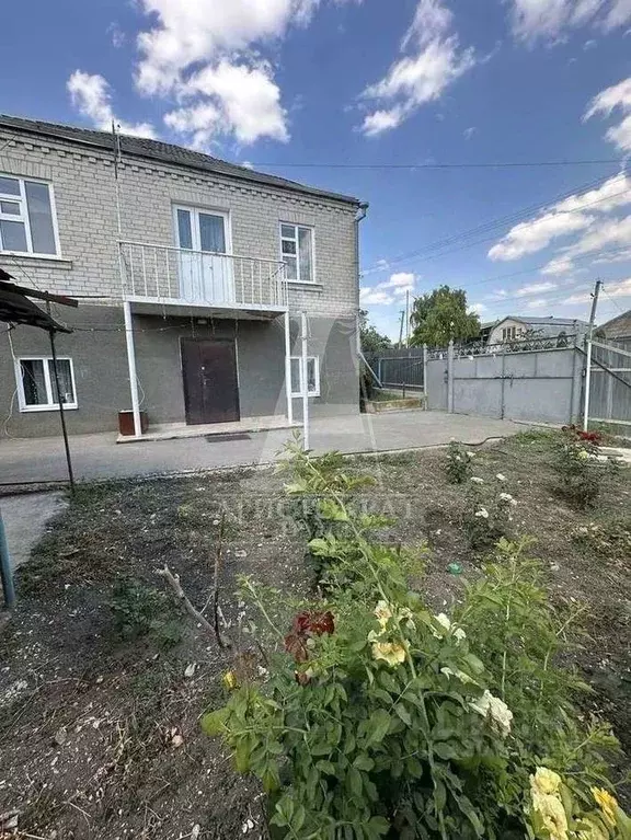 Дом в Ставропольский край, Предгорный муниципальный округ, с. Юца ул. ... - Фото 1