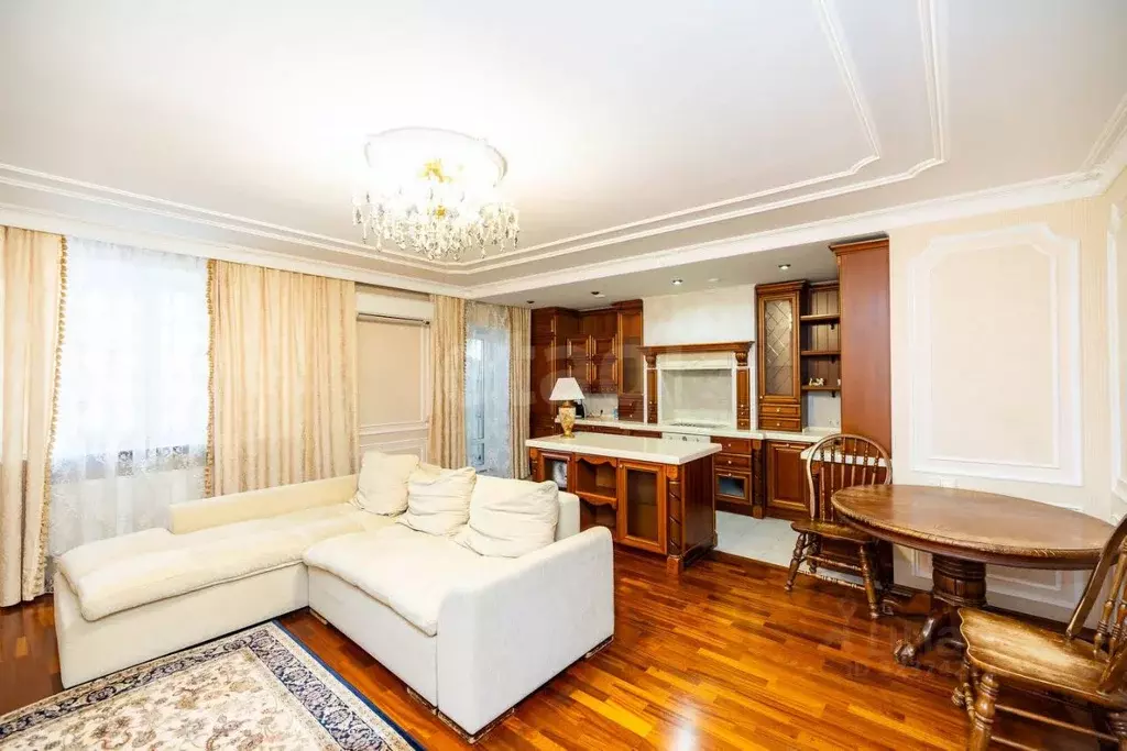 4-к кв. Ханты-Мансийский АО, Сургут просп. Ленина, 16 (168.1 м) - Фото 1