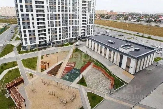 3-к кв. Тюменская область, Тюмень ул. Фармана Салманова, 22 (63.0 м) - Фото 0