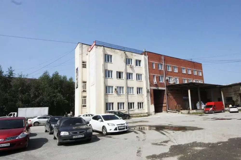 Склад в Свердловская область, Екатеринбург ул. Завокзальная, 36 (122 ... - Фото 1