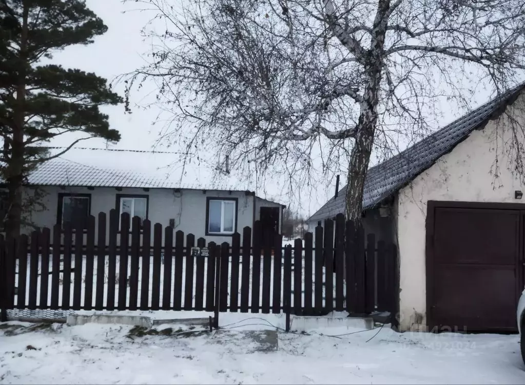 Дом в Алтайский край, Топчихинский район, с. Зимино Красноярская ул., ... - Фото 1