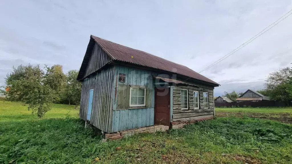 Дом в Брянская область, Жуковский муниципальный округ, д. Песочня ул. ... - Фото 1