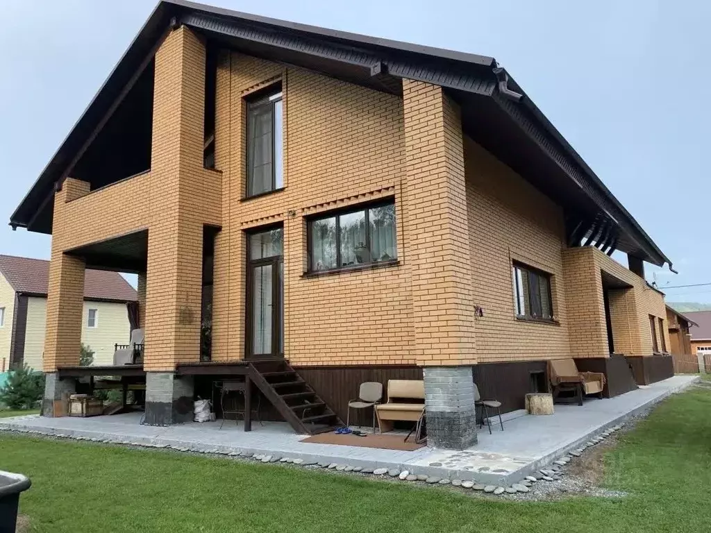 Дом в Алтай, Майминский район, с. Майма ул. М. Стяжкина, 42 (353 м) - Фото 1