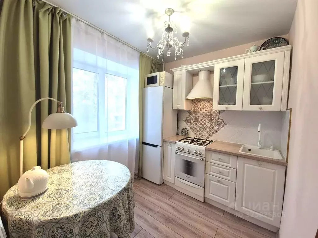 2-к кв. Омская область, Омск просп. Мира, 34 (43.1 м) - Фото 0