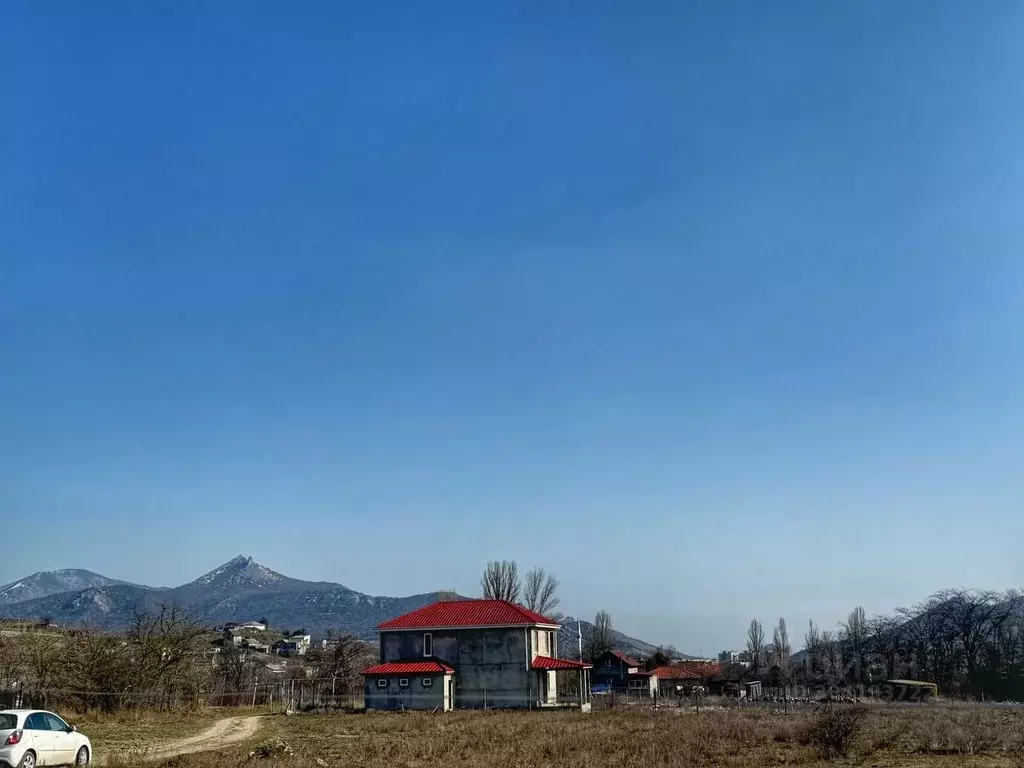 Участок в Крым, Феодосия муниципальный округ, Щебетовка пгт ул. ... - Фото 0