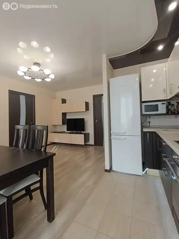 2-комнатная квартира: Киров, улица Сутырина, 5 (66 м) - Фото 1