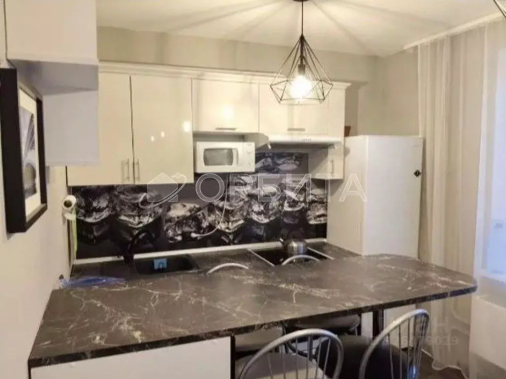 2-к кв. Тюменская область, Тюмень Кремлевская ул., 87 (43.3 м) - Фото 2