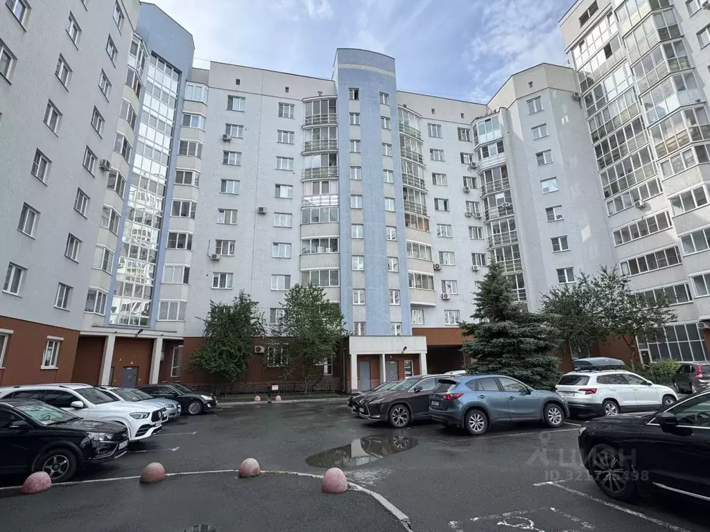 2-к кв. Свердловская область, Екатеринбург ВИЗ жилрайон,  (66.0 м) - Фото 0