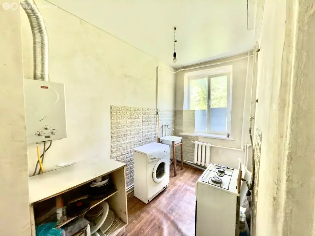 2-комнатная квартира: Новокубанск, Красная улица, 19 (47 м) - Фото 0