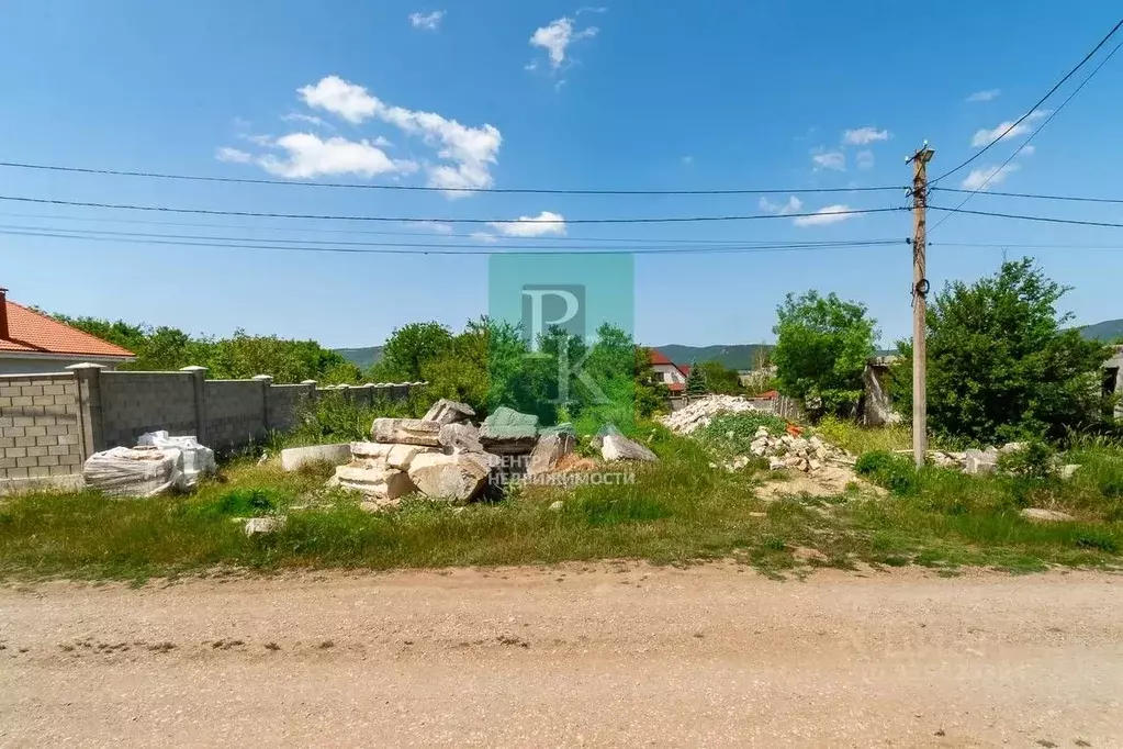 Участок в Севастополь с. Орлиное, ул. Полевая, 5 (5.95 сот.) - Фото 0