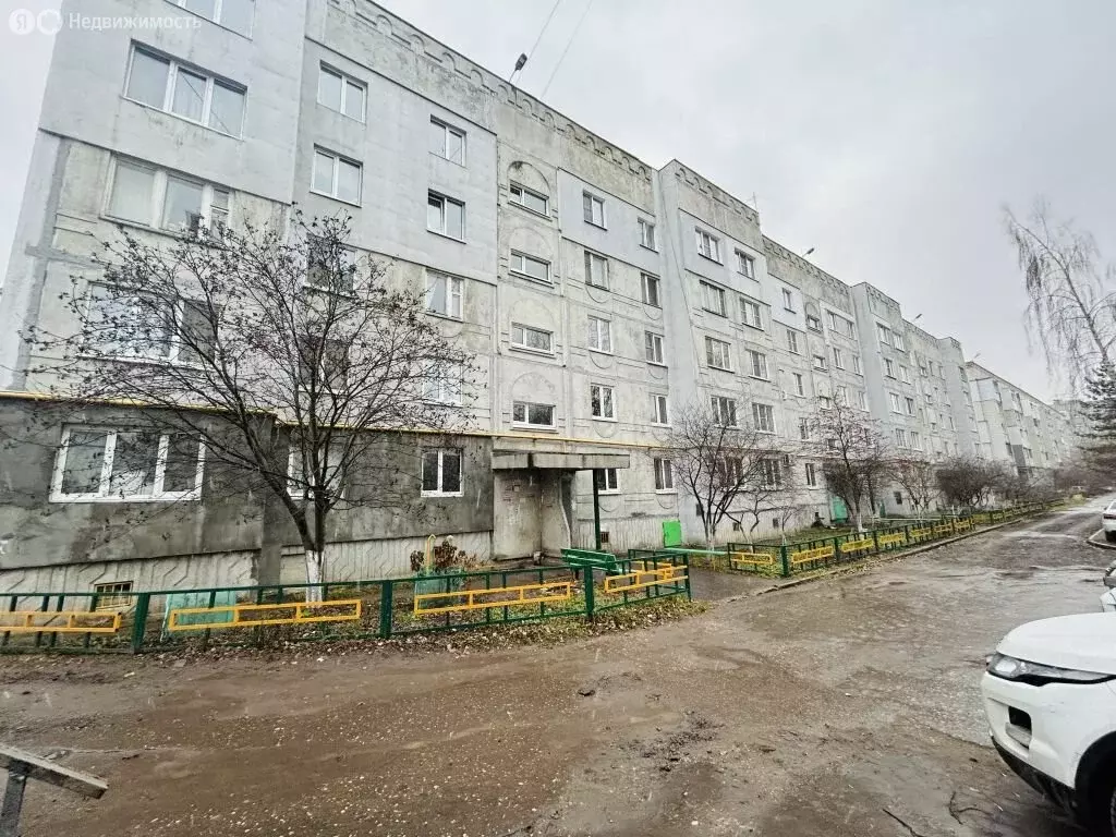 2-комнатная квартира: Бор, улица Фрунзе, 112 (50 м) - Фото 0