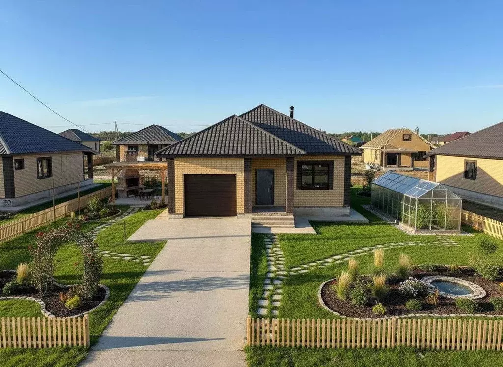 Дом в Оренбургская область, Оренбургский район, с. Нежинка Юбилейная ... - Фото 1