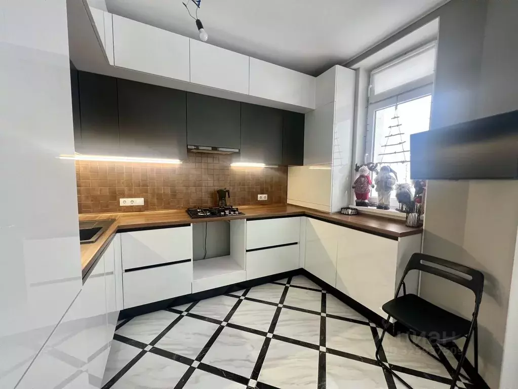 1-к кв. Крым, Симферополь ул. Батурина, 211 (38.0 м) - Фото 1