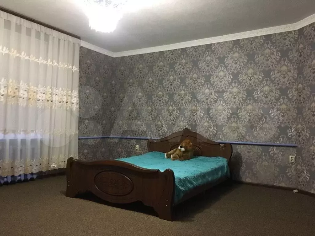 Комната 20 м в 3-к., 2/2 эт. - Фото 0